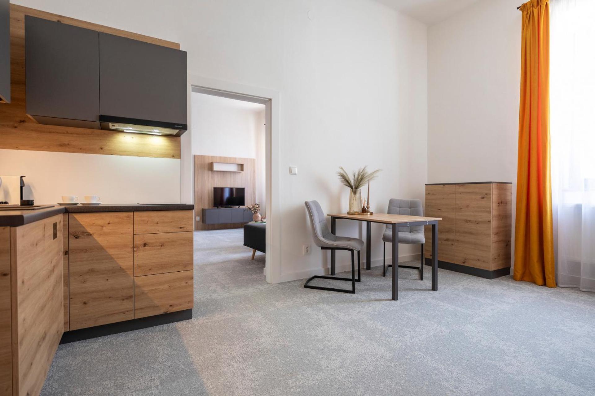 Alure Residences 10 - 24H Self Check-In & Private Parking Next To The Apartment Building Included, City Center Right On Snp Square In A Quiet Passage, New Building, Best Deal In Town بانْشكا بيشتريتْسا المظهر الخارجي الصورة